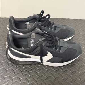 NikeAir Max Pre-Day 'Black